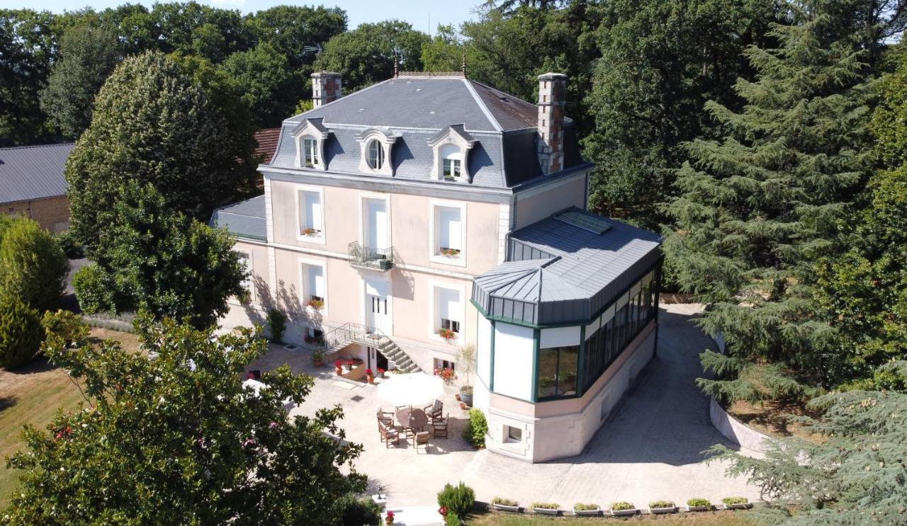 La Maison Ribotteau L'Isle-Jourdain  Экстерьер фото