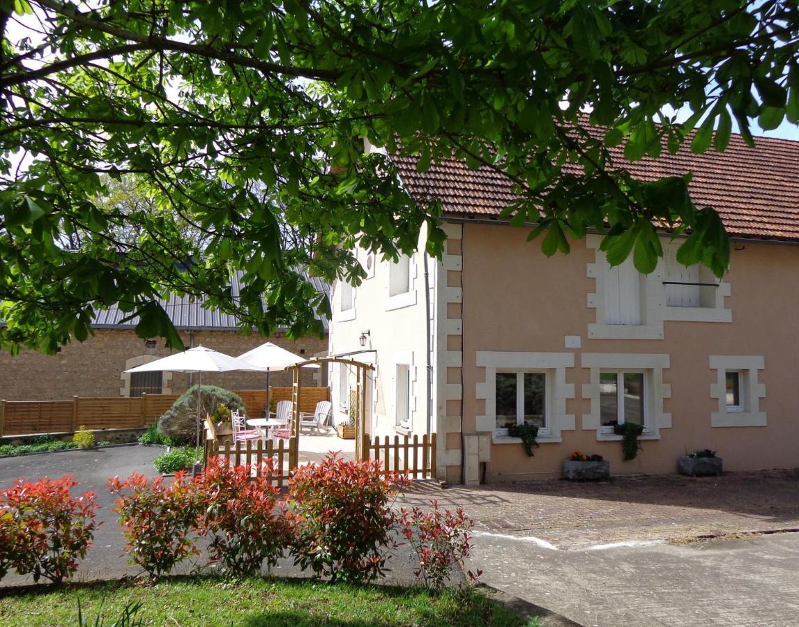 La Maison Ribotteau L'Isle-Jourdain  Экстерьер фото